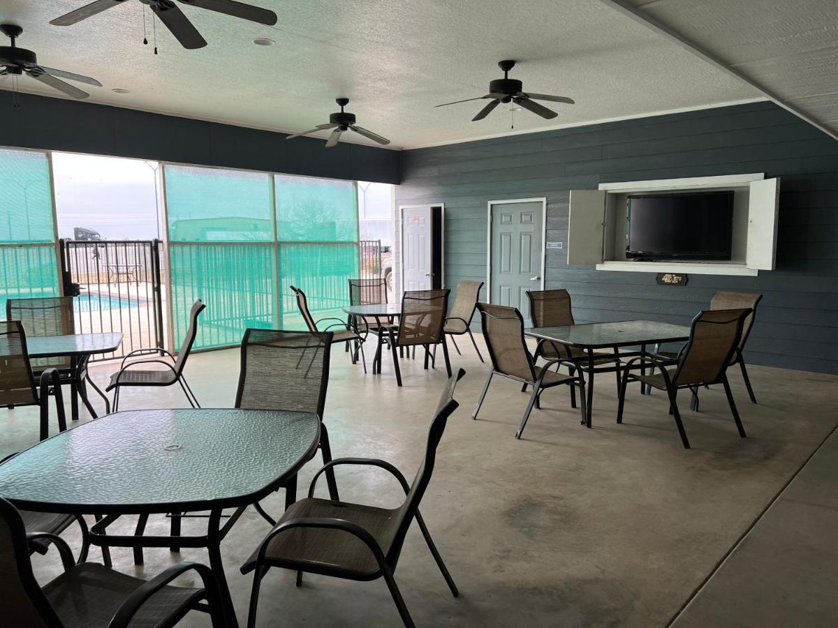 Hotel Bien Venido Pearsall Exterior foto
