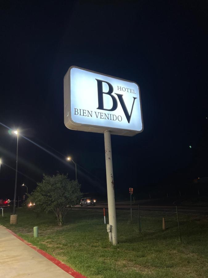 Hotel Bien Venido Pearsall Exterior foto